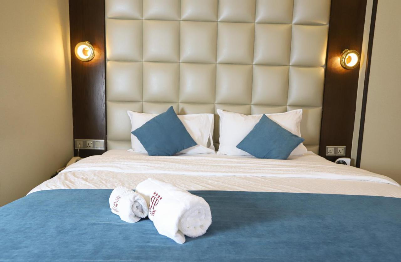Paris Plaza Hotel Erbil Buitenkant foto